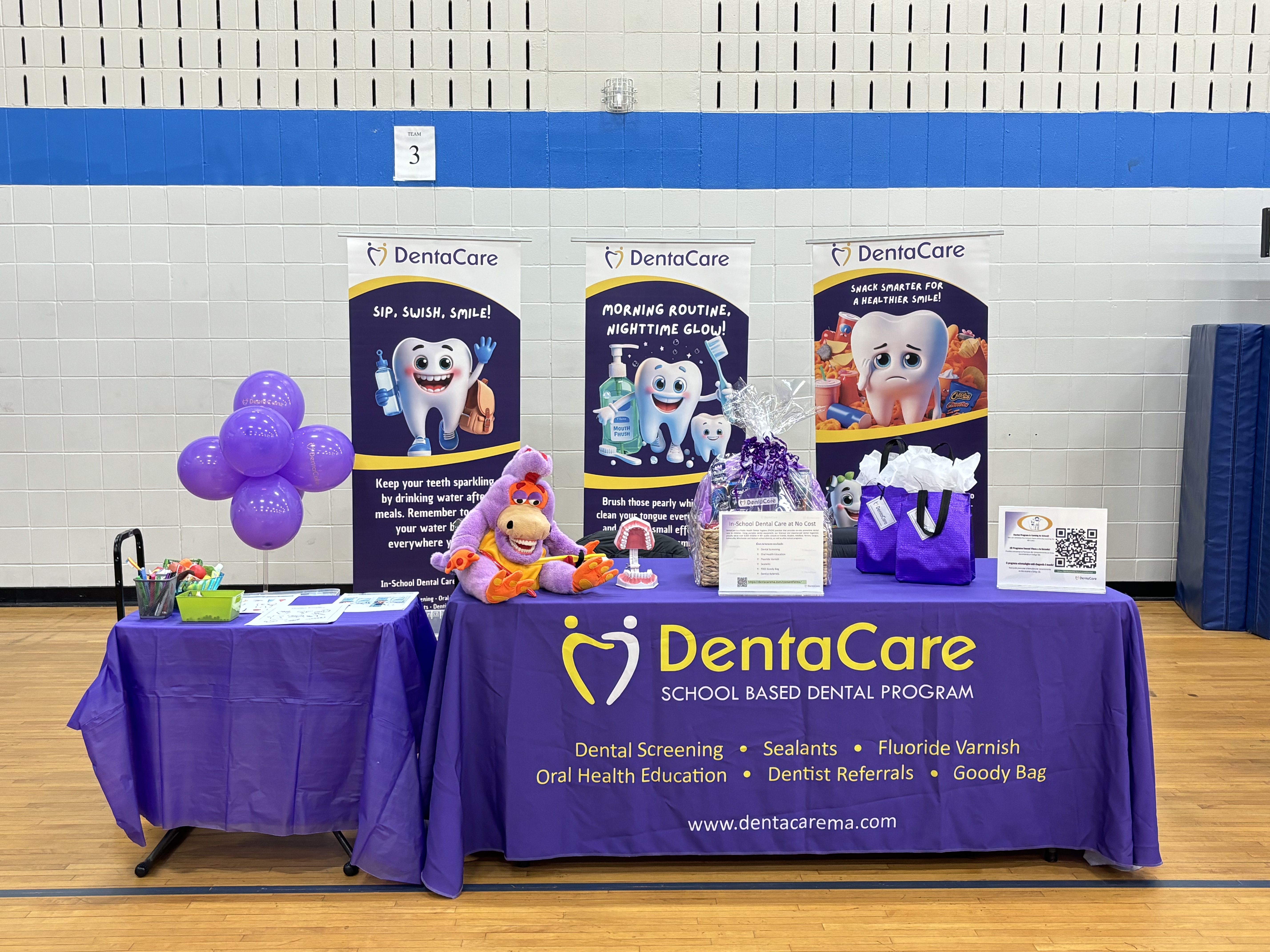 Dental hygienist teaching children